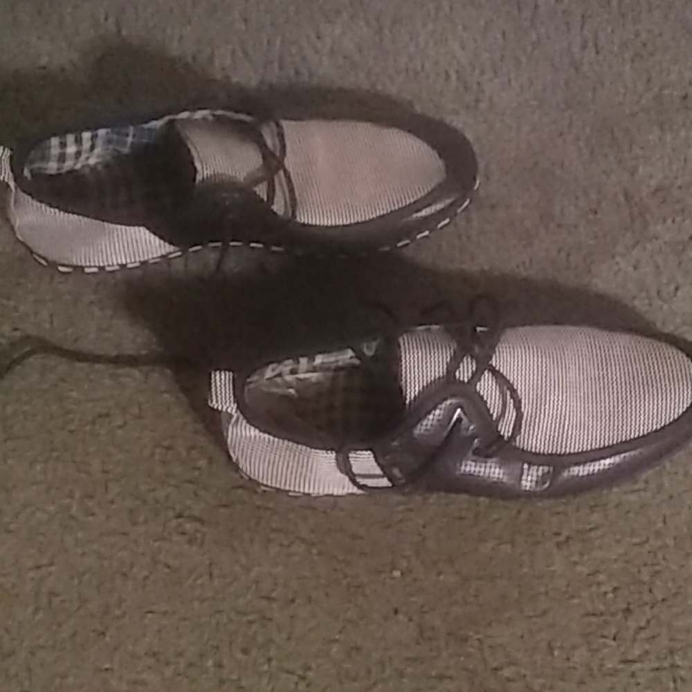 Shoe